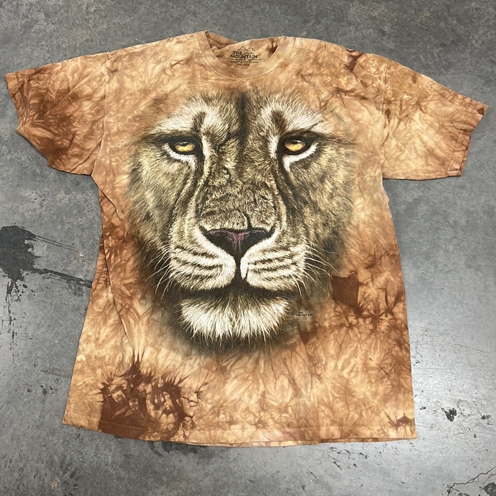 Lion shirt